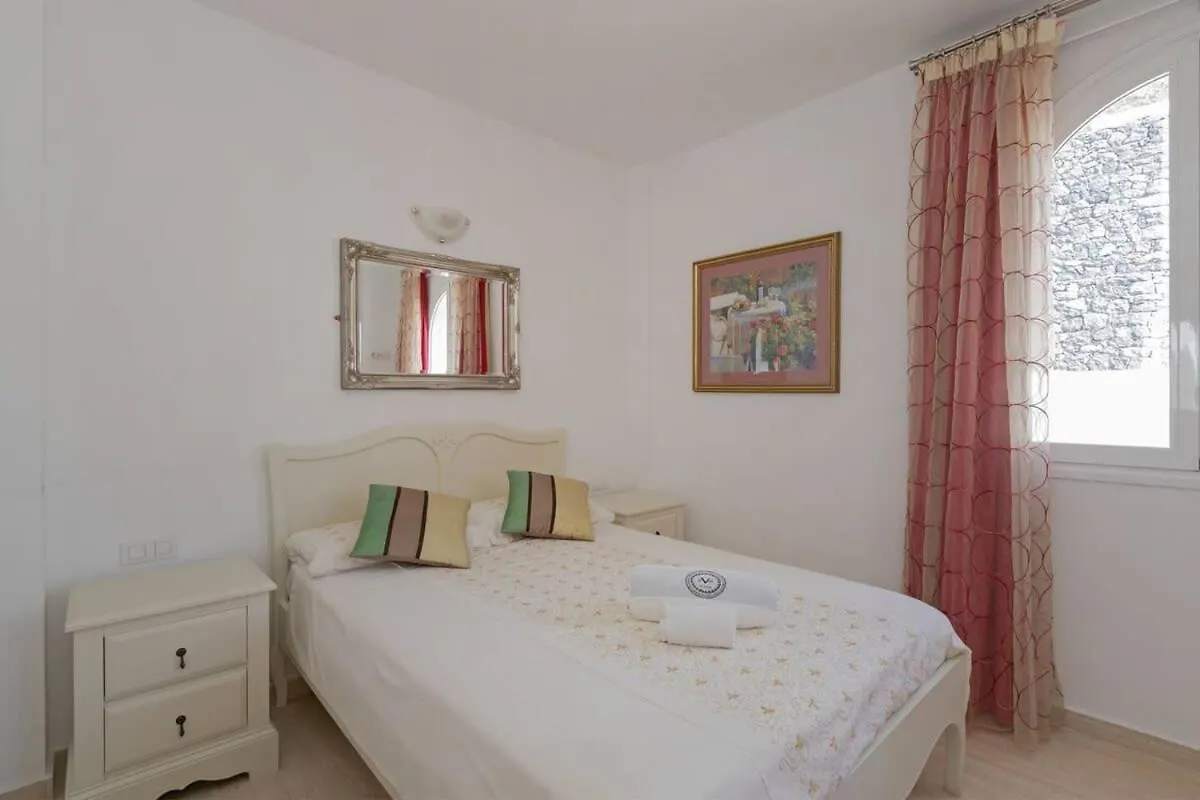Villa Athena With Private Heated Pool And Sea Views Costa Adeje  0*, Costa Adeje (Tenerife) Spanje